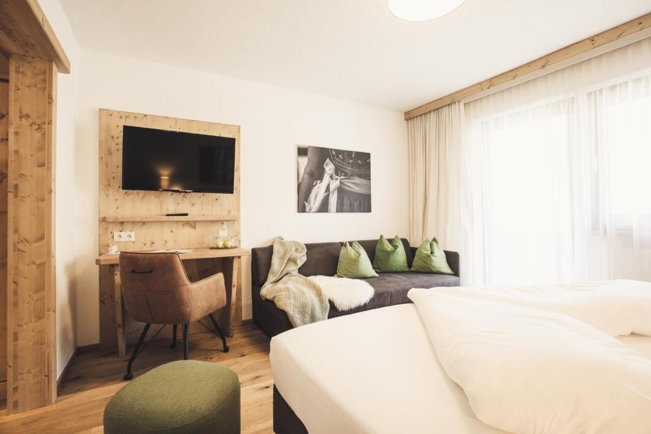 Hotel Johanna Mitten Im Oetztal امهاوسن المظهر الخارجي الصورة