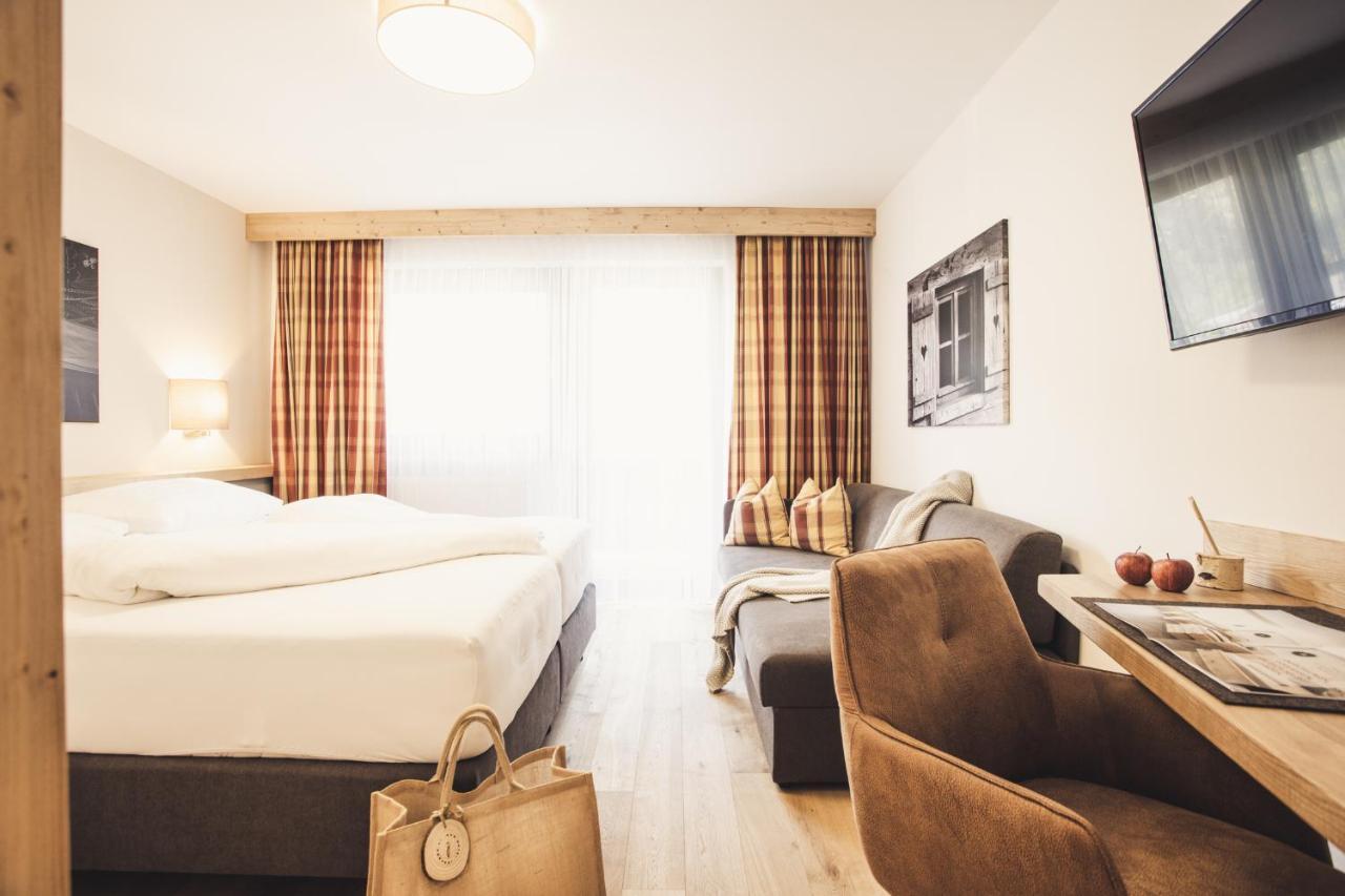 Hotel Johanna Mitten Im Oetztal امهاوسن المظهر الخارجي الصورة